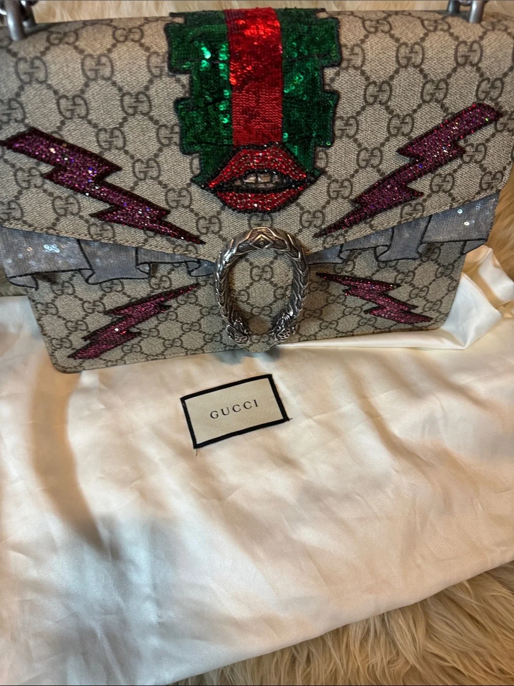 Gucci GG Supreme Shoulder Bag with Pink Glitter Lightning and Green-Red Appliqué - Picture 10 of 11